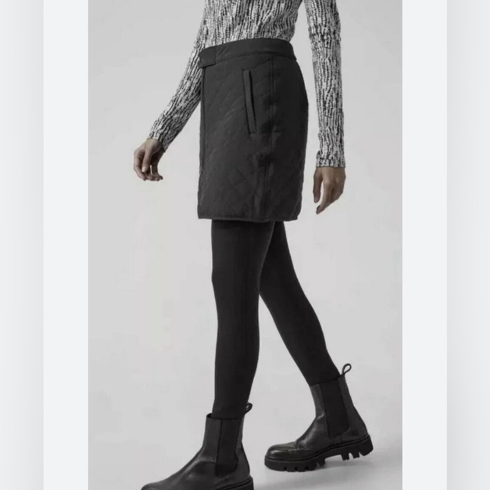ATHLETA Apres Ski Mini Skirt NWT Quilted Black Winter Size 14